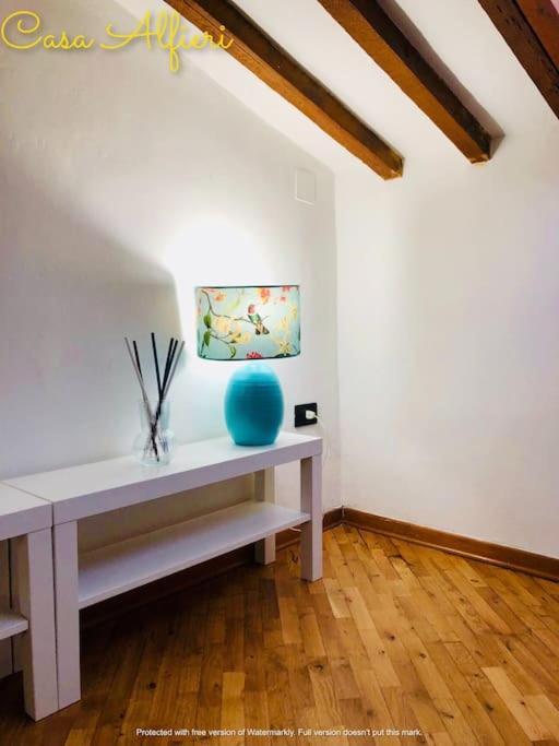Casa Alfieri-Graziosa Mansarda In Centro A Livorno Apartment Luaran gambar